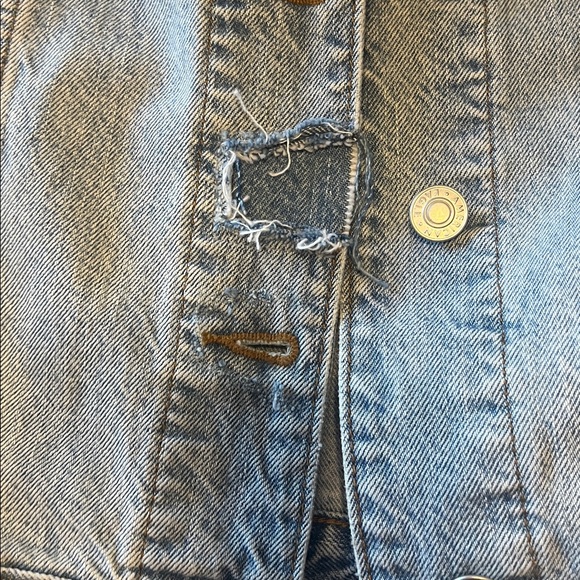 American Eagle Oversized Distressed Denim Jacket Light Wash Boyfriend Trucker - Picture 9 of 11